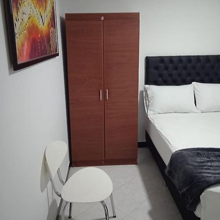 Hotel Girasol 70 Меделин Екстериор снимка